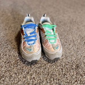 Size 5 - Nike Air Max 98 La Mezcla